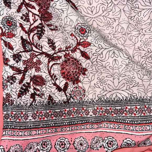 Maurices tank top size large - Picture 4 of 4